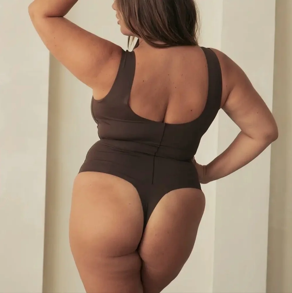 NWT Pinsy Scoop Tank Hourglass Thong Bodysuit Shapewear Size 1X - Picture 2 of 5